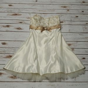 Jessica Mcclintock cream dress